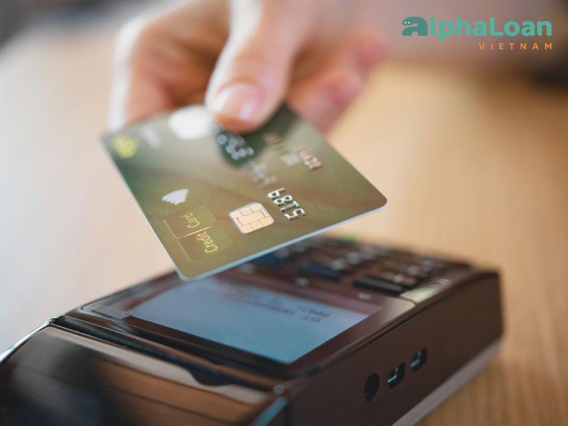 quẹt thẻ tín dụng bằng máy POS